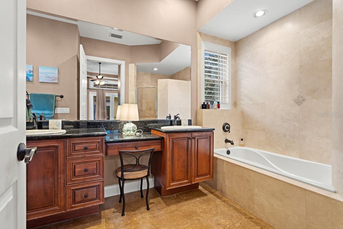 4606 Oak Hammock Ct #4606 Property Photo 35