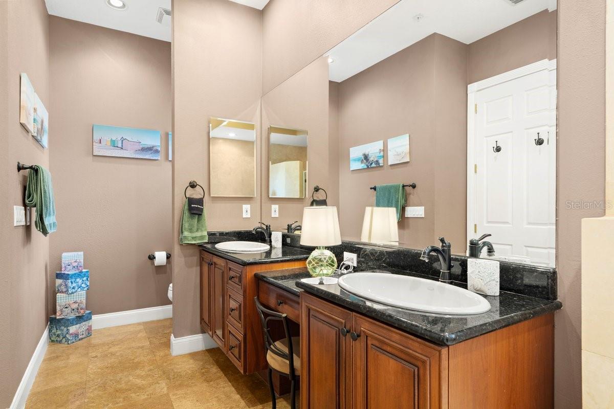 4606 Oak Hammock Ct #4606 Property Photo 36