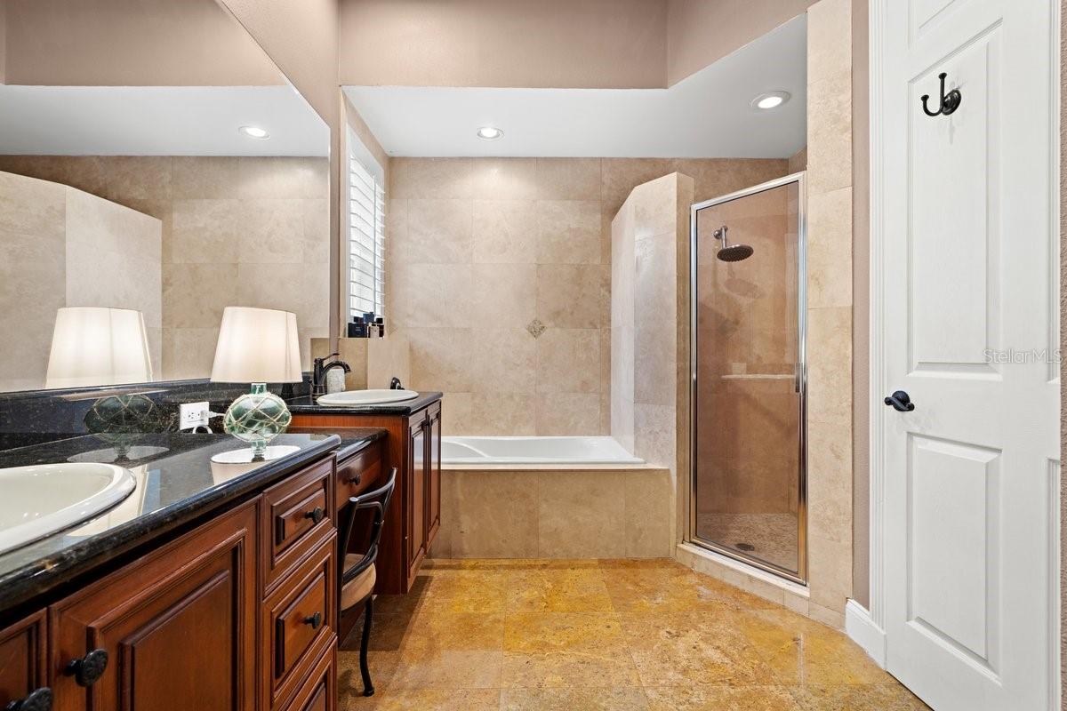 4606 Oak Hammock Ct #4606 Property Photo 37