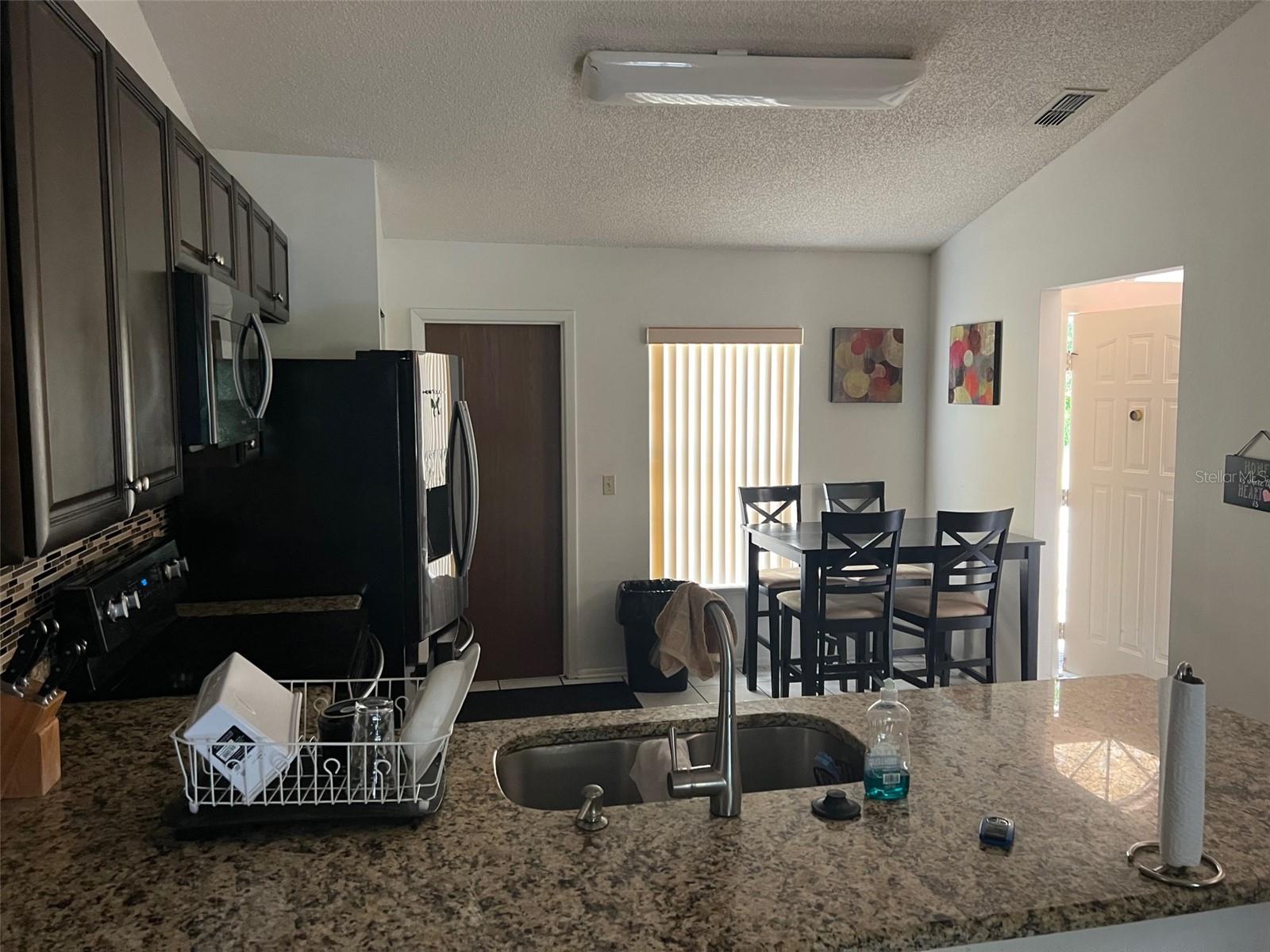 330 Bonnie Ln Property Photo 6