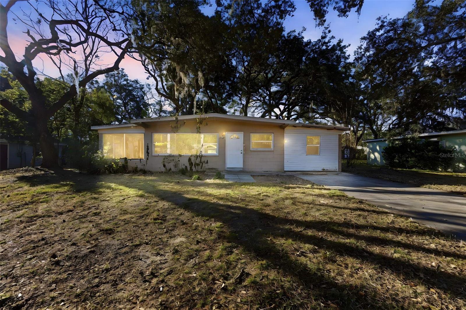 762 VALENCIA AVE