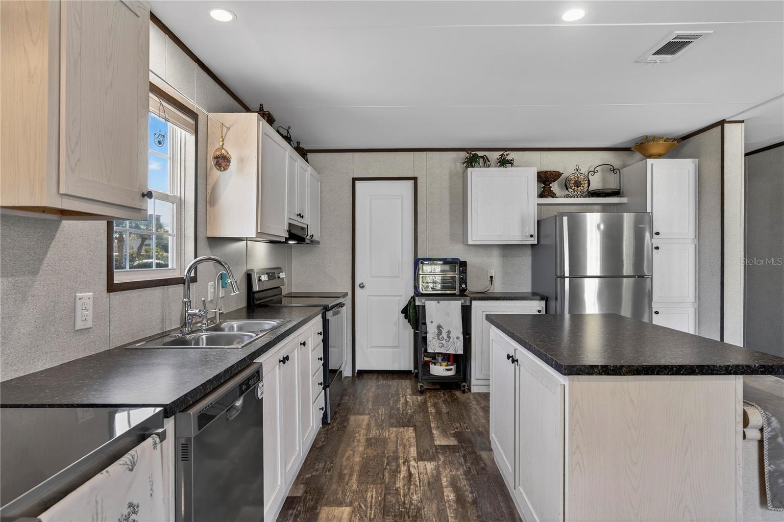 185 Coleman St Property Photo 14