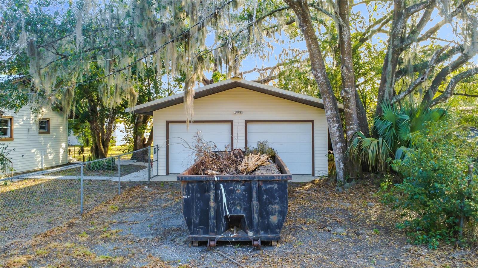 5759 Lake St Property Photo 6
