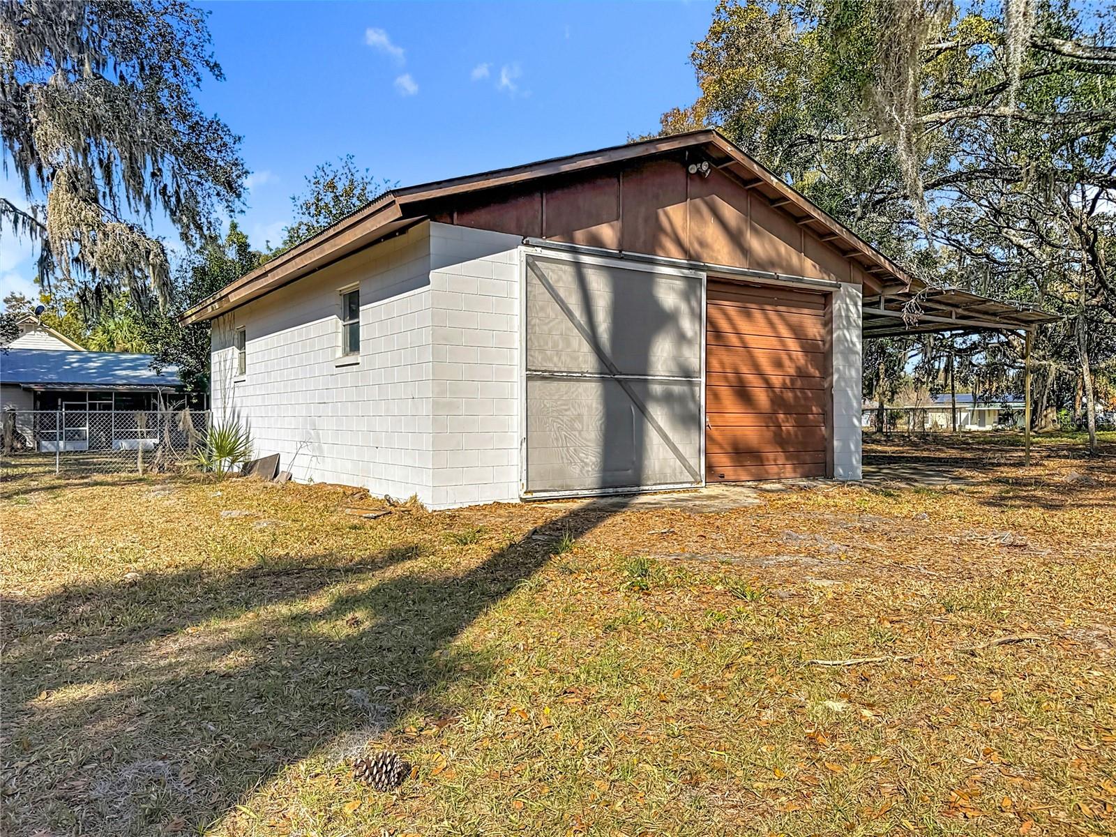 5759 Lake St Property Photo 10