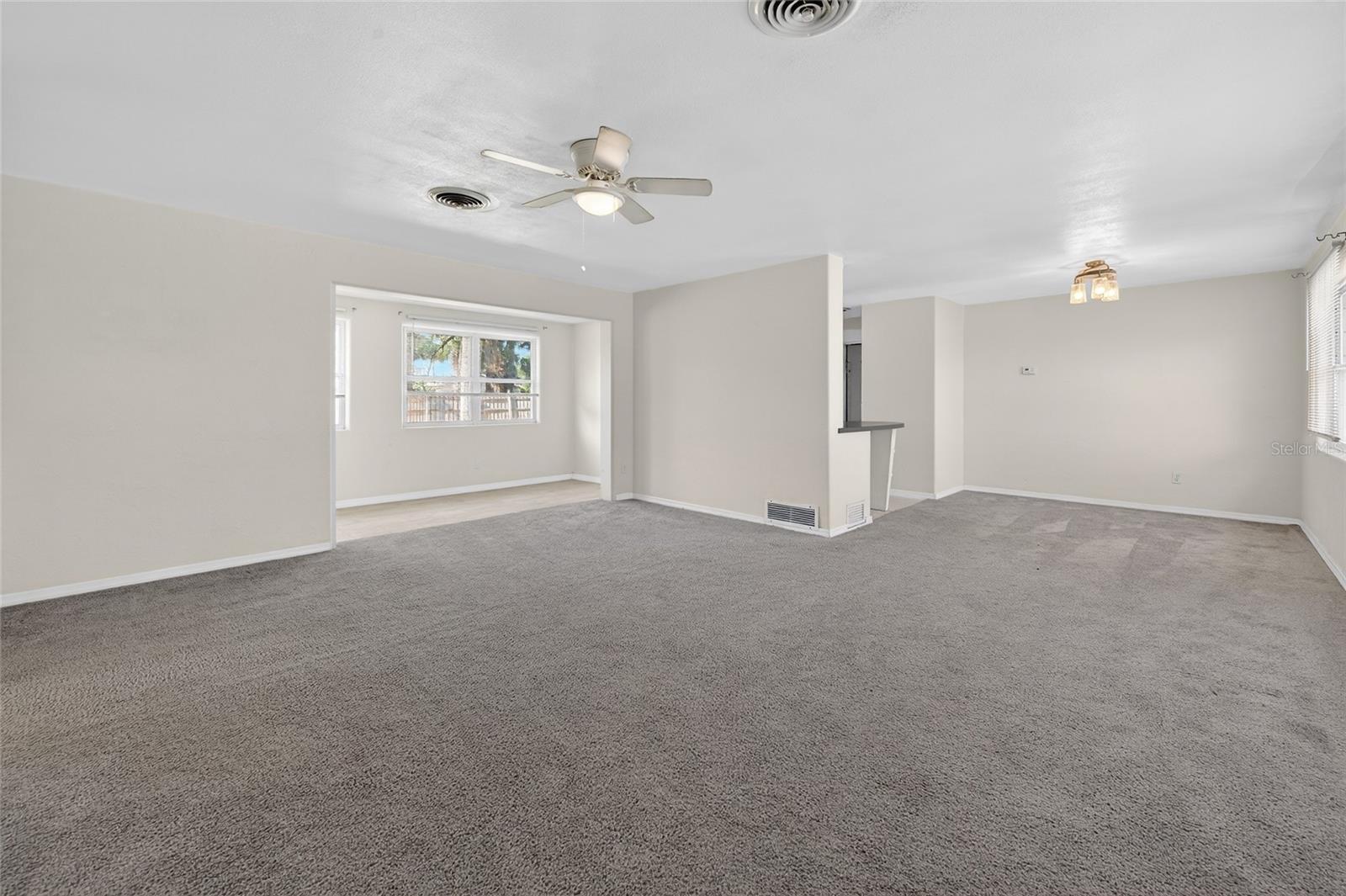 123 W Ocean Ave Property Photo 4