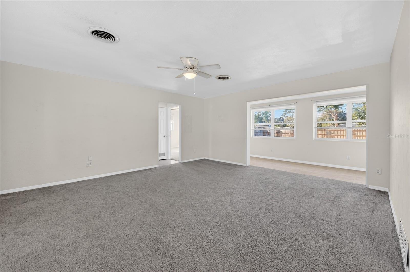 123 W Ocean Ave Property Photo 5