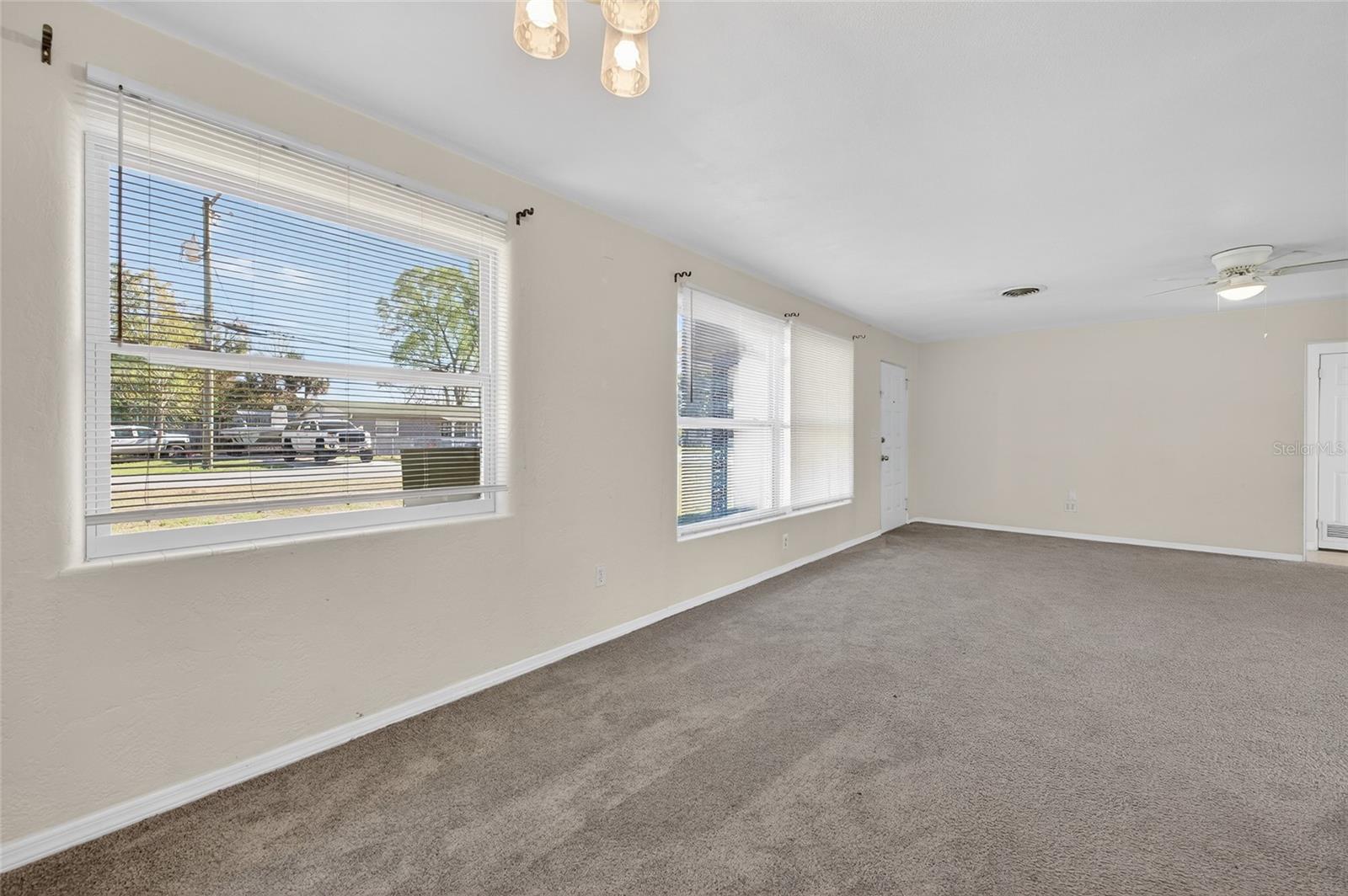 123 W Ocean Ave Property Photo 7