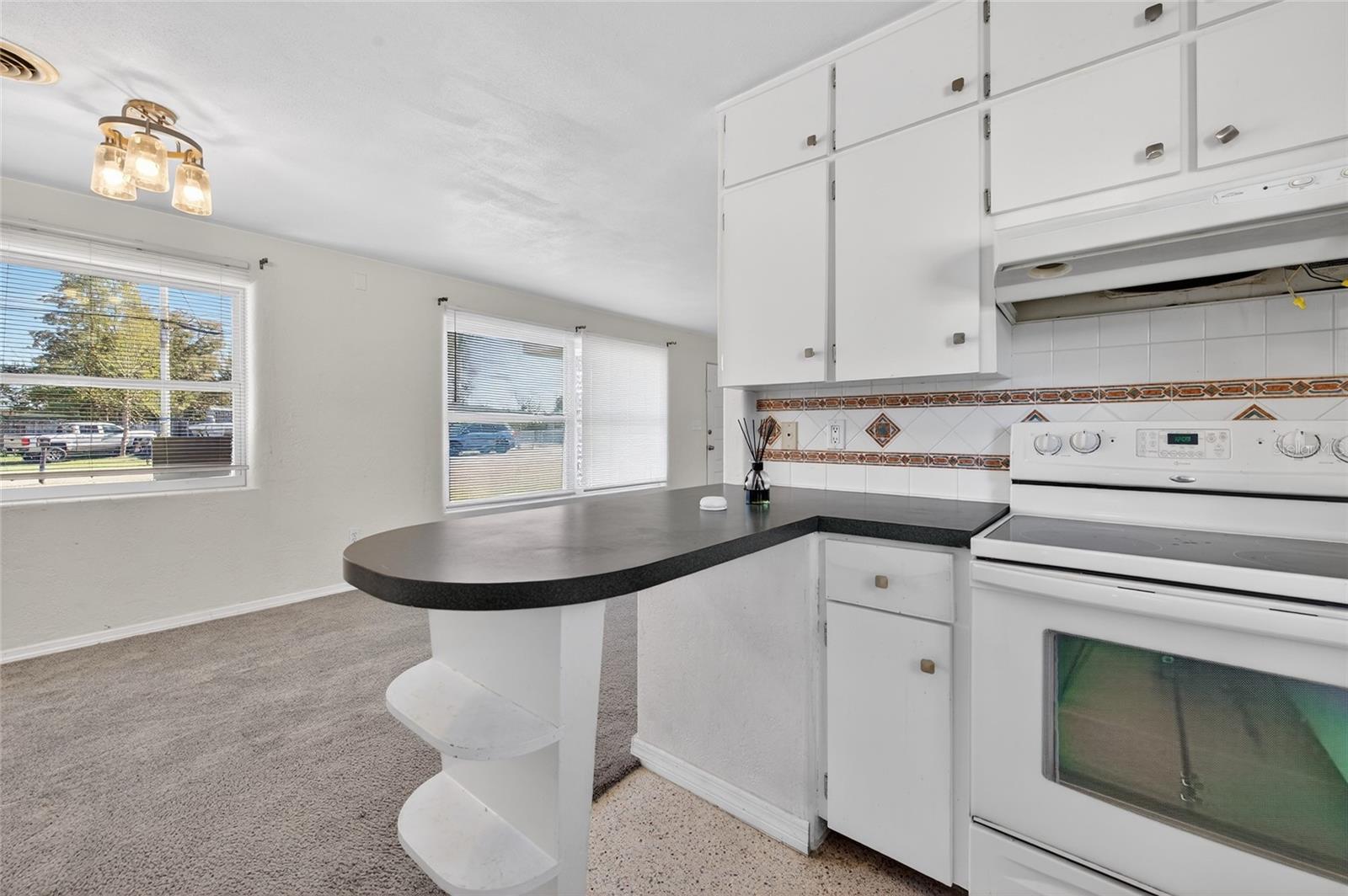 123 W Ocean Ave Property Photo 10