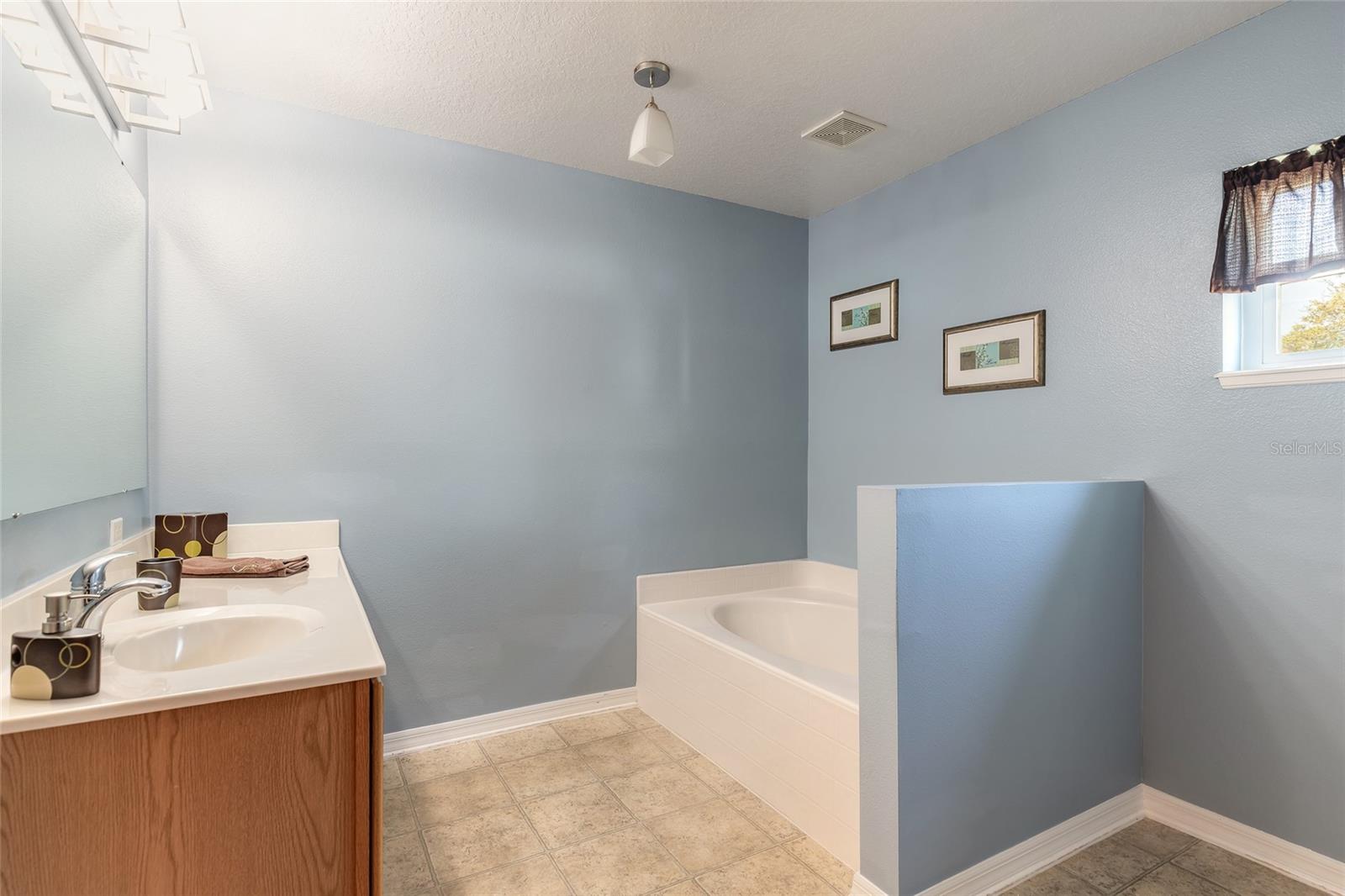 34 Secretary Trl Property Photo 37