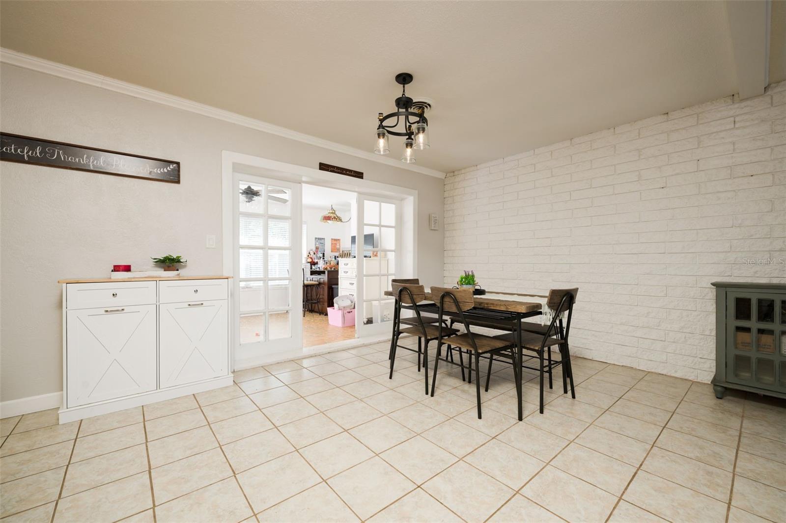 76 S Capri Dr Property Photo 7