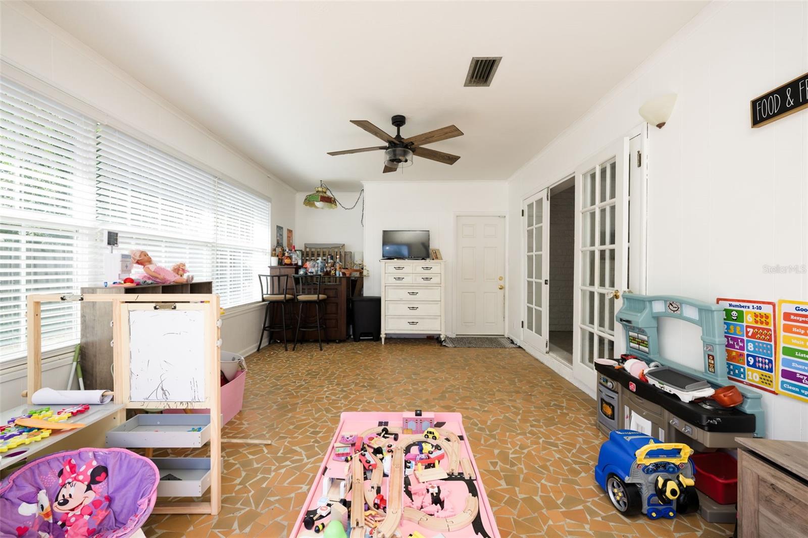 76 S Capri Dr Property Photo 12