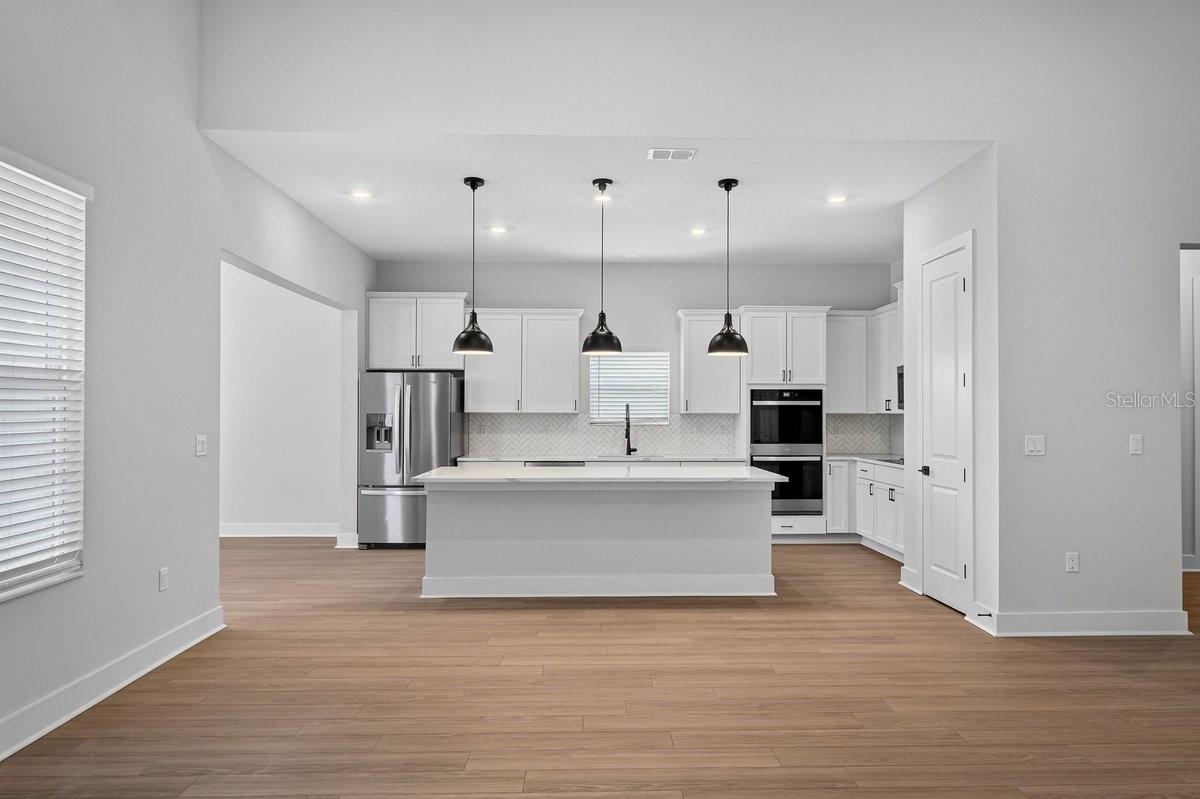8463 Ford Rd Property Photo 10
