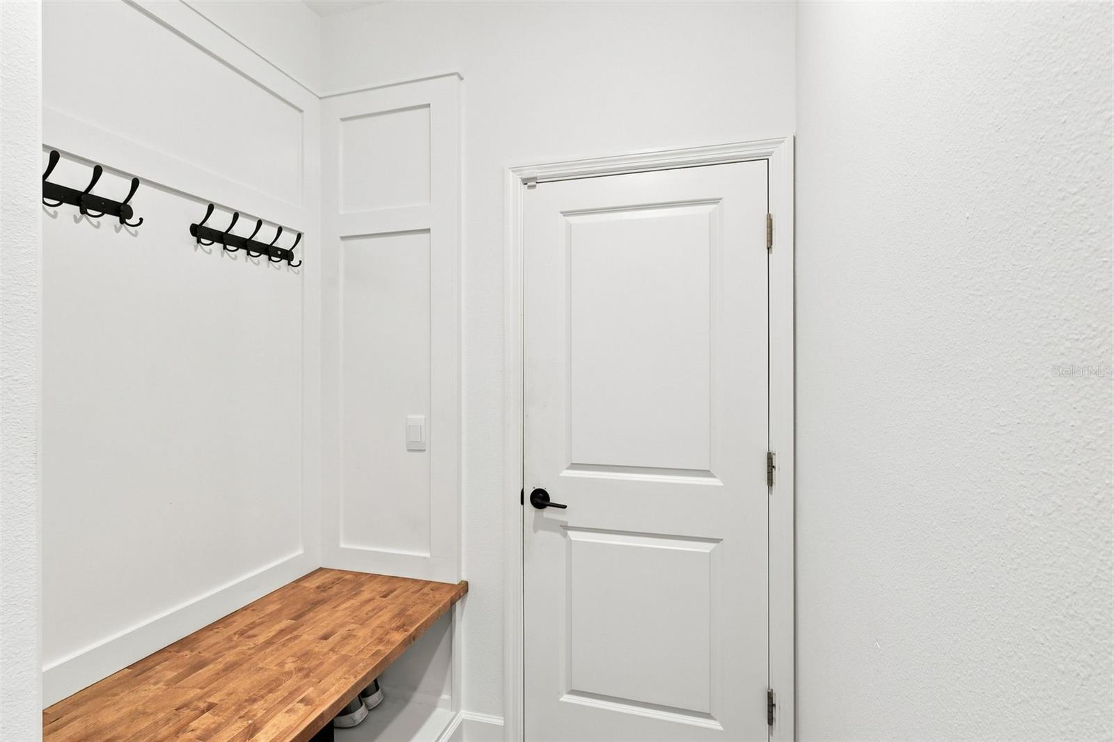 3295 Arch Ave Property Photo 32