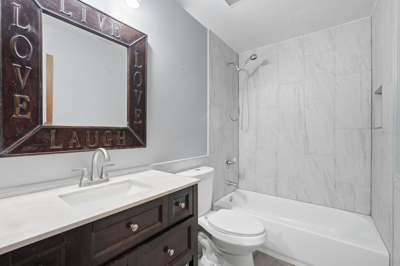 1317 N Shangri La Dr Property Photo 24