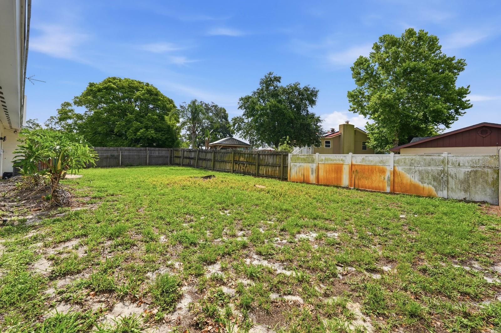 1317 N Shangri La Dr Property Photo 29