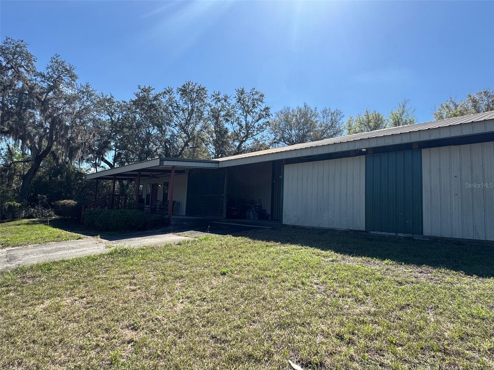 1065 S Massachusetts Ave Property Photo 4