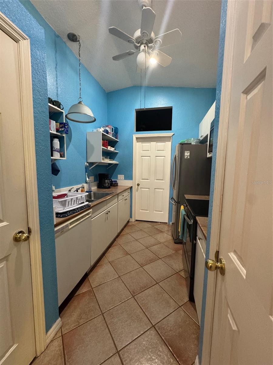 1065 S Massachusetts Ave Property Photo 28