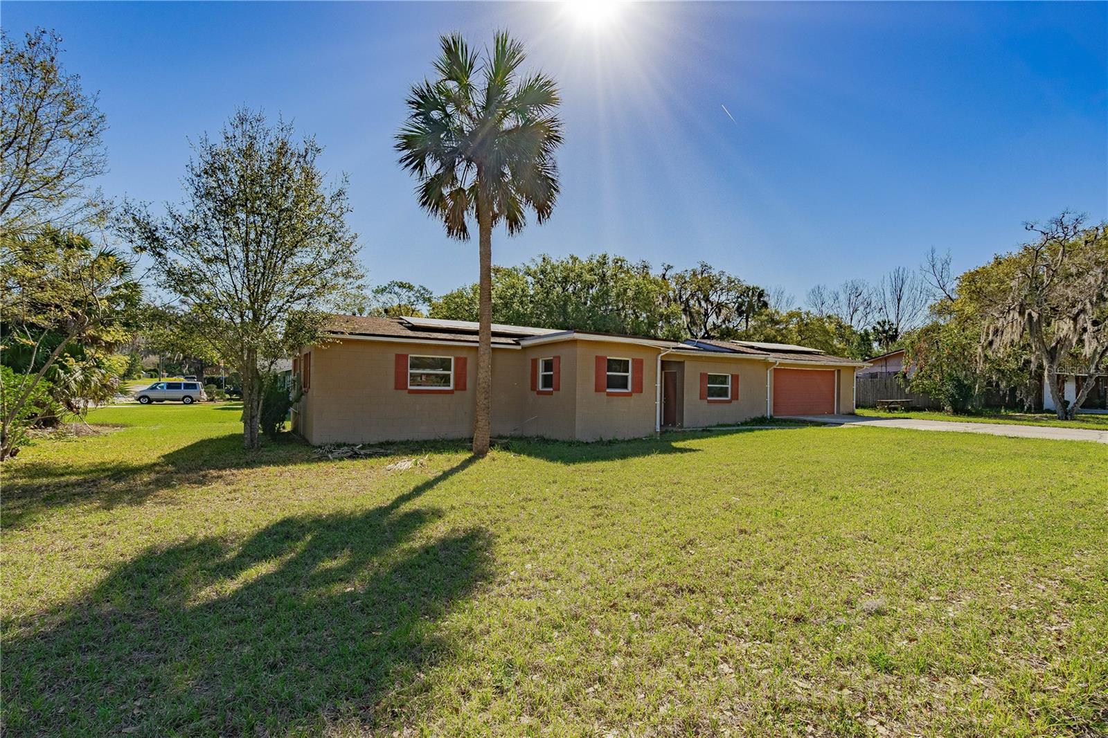 805 S Stone St Property Photo 3