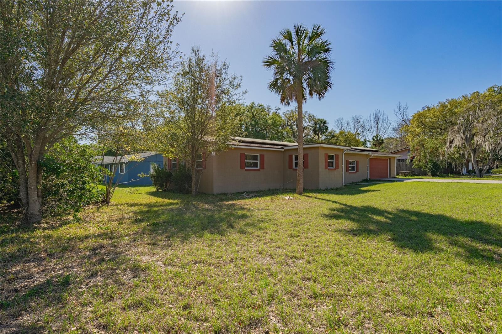 805 S Stone St Property Photo 4