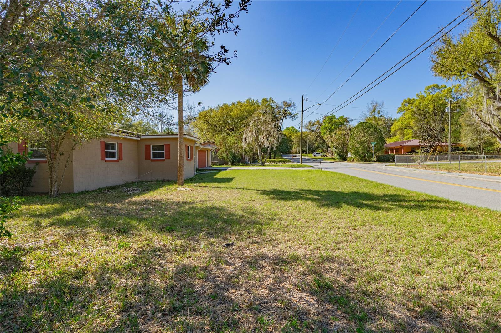 805 S Stone St Property Photo 5