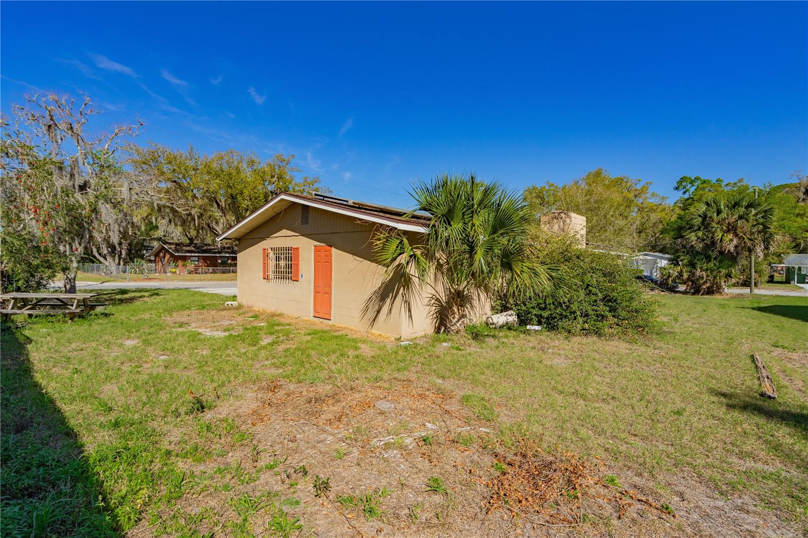805 S Stone St Property Photo 8