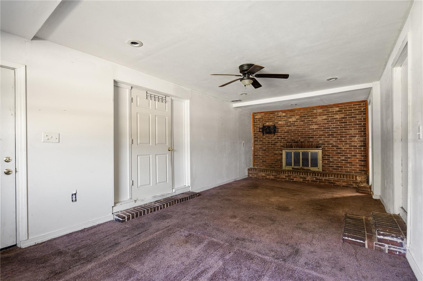 805 S Stone St Property Photo 23