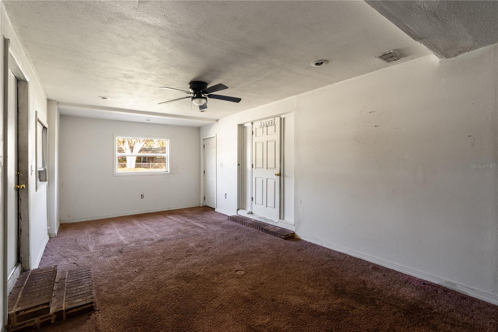805 S Stone St Property Photo 24