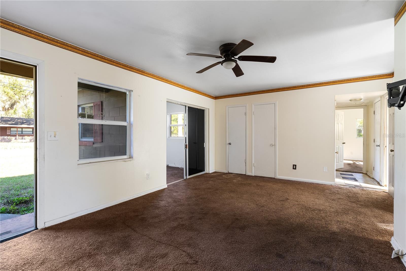805 S Stone St Property Photo 33