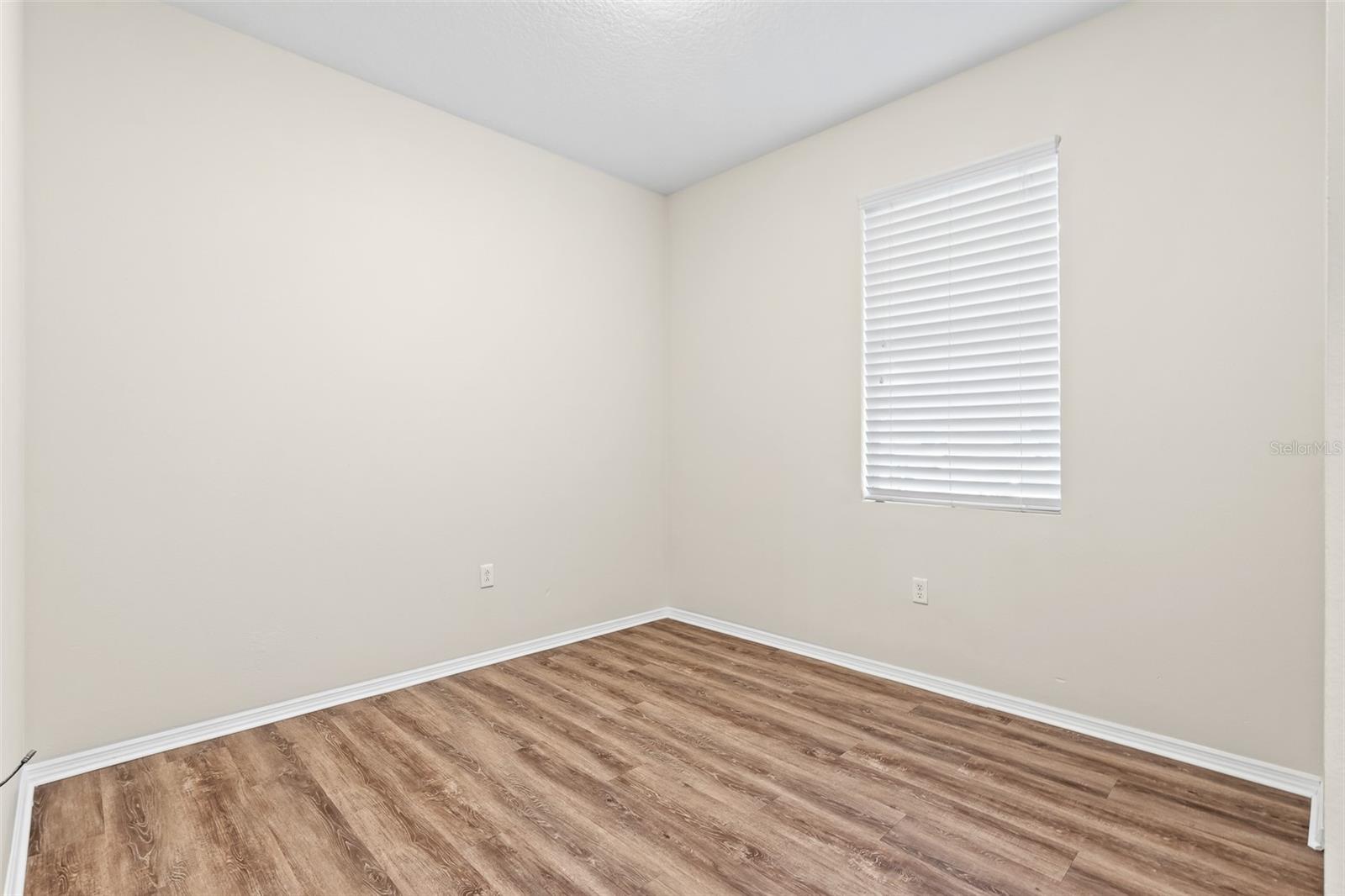 535 Aeolian Dr Property Photo 2