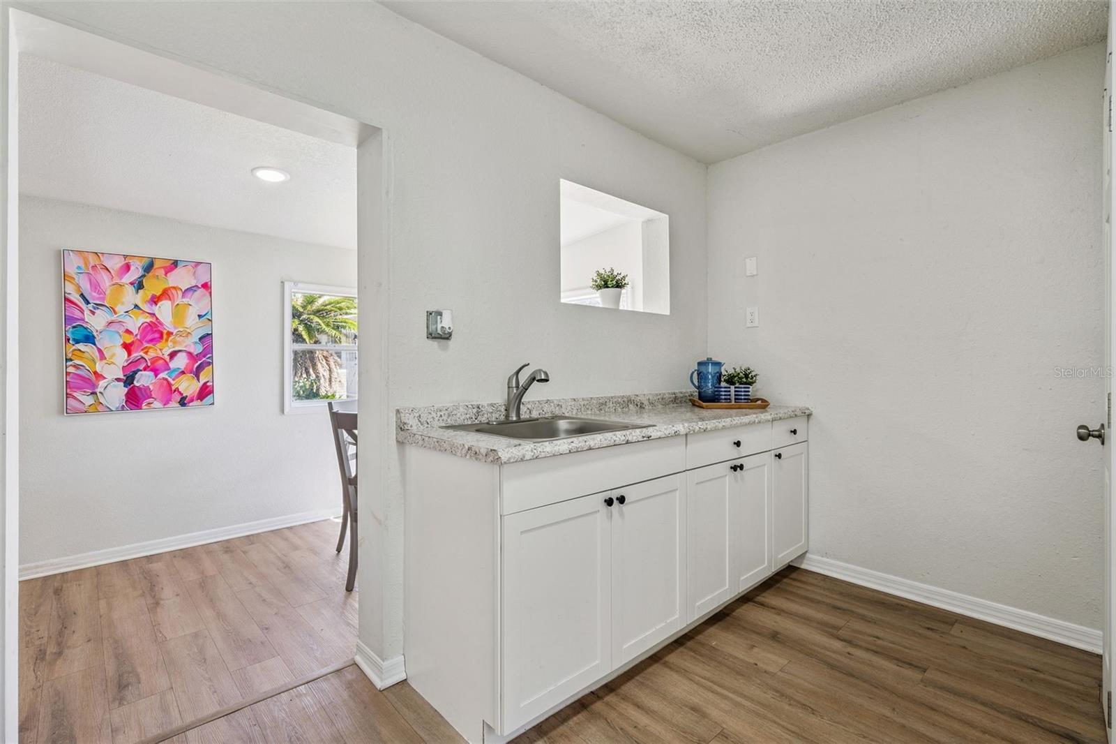 140 E Faith Ter Property Photo 24
