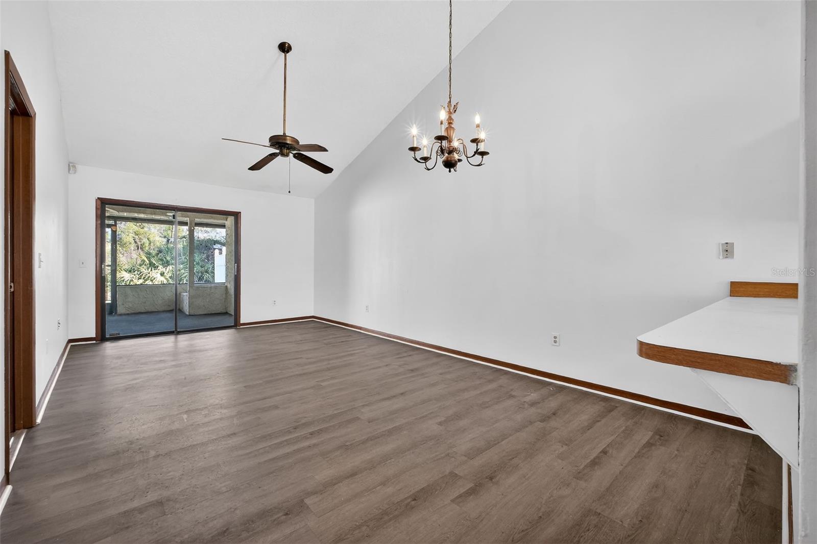 3559 Forest Branch Dr #apt E Property Photo 5