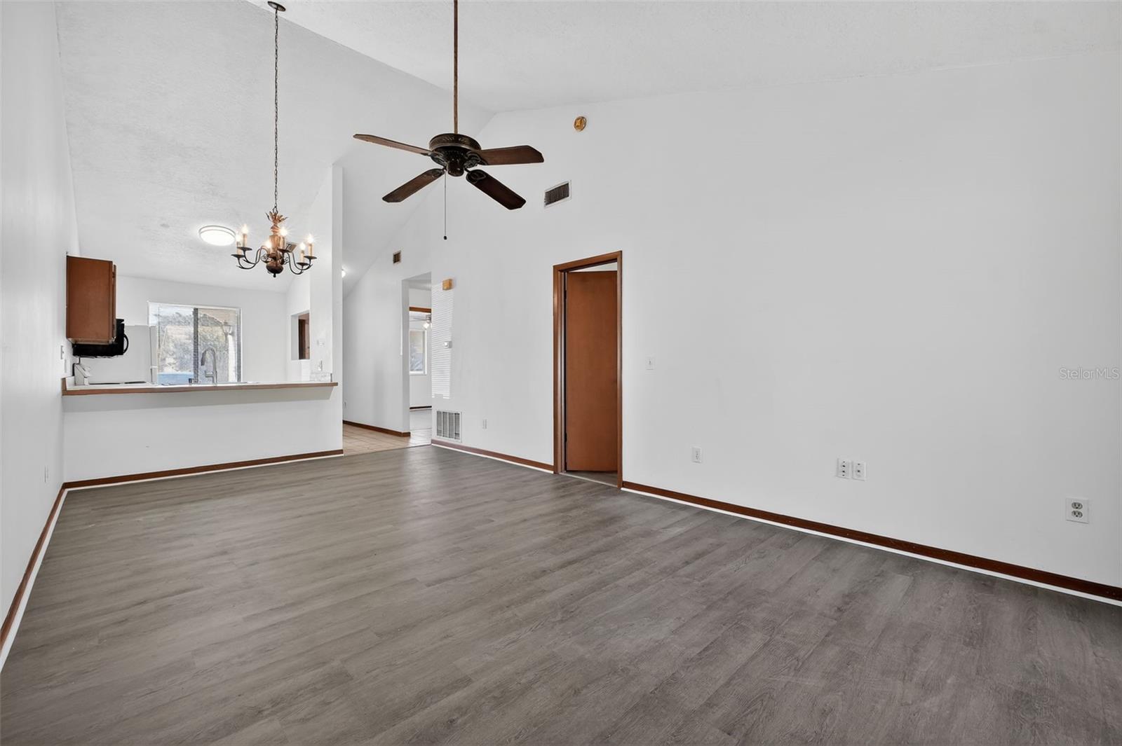 3559 Forest Branch Dr #apt E Property Photo 11