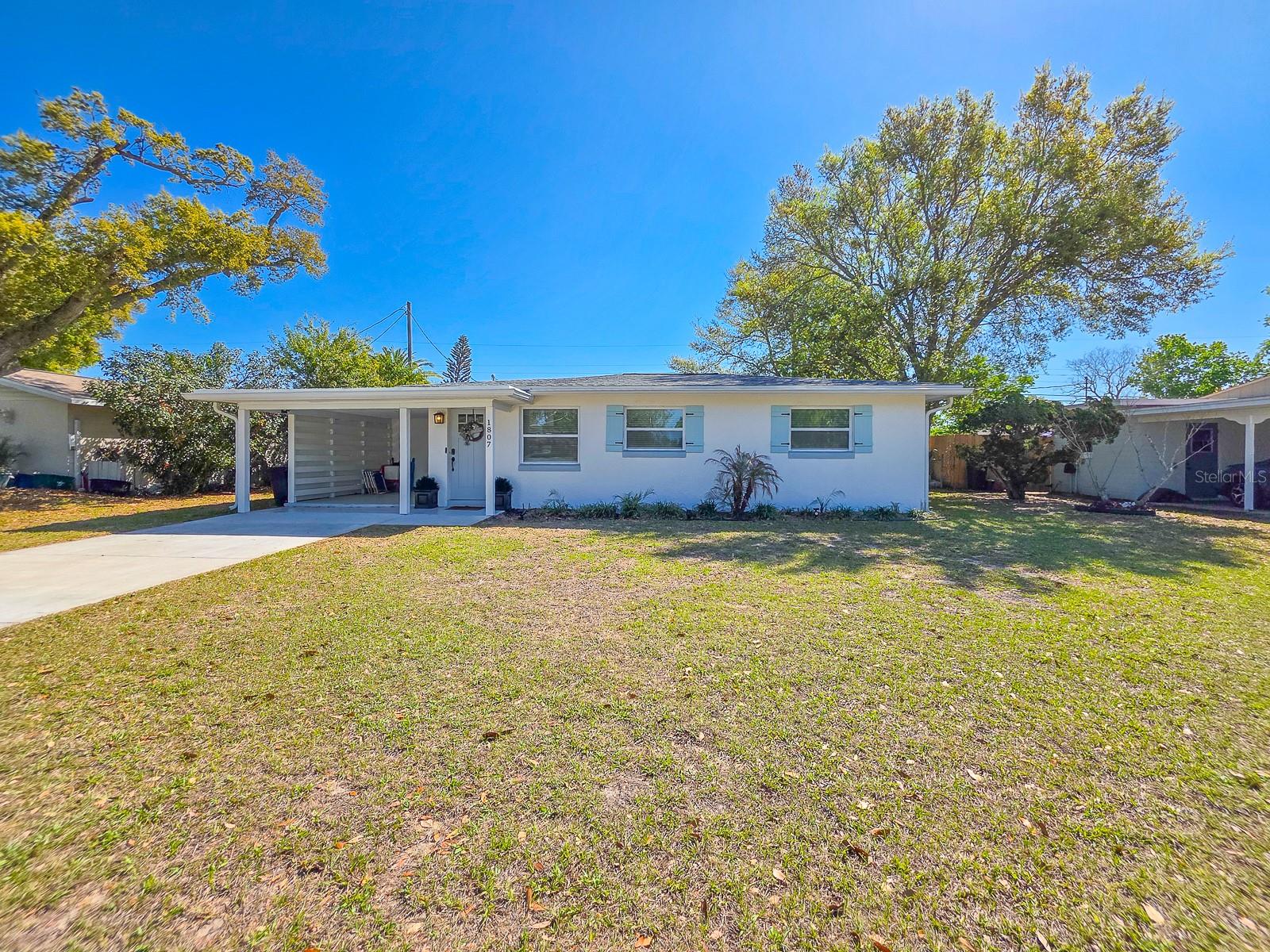 1807 Golfview Blvd Property Photo 3