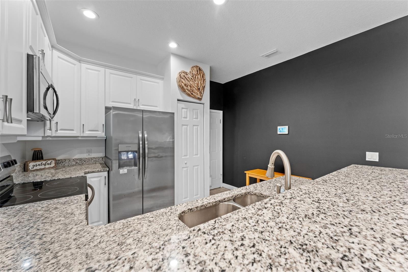 637 Holmes Ave Property Photo 11