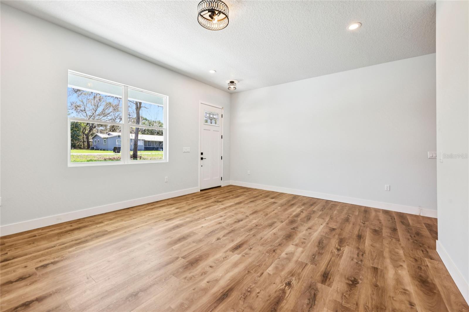 351 Mitnik Dr Property Photo 18