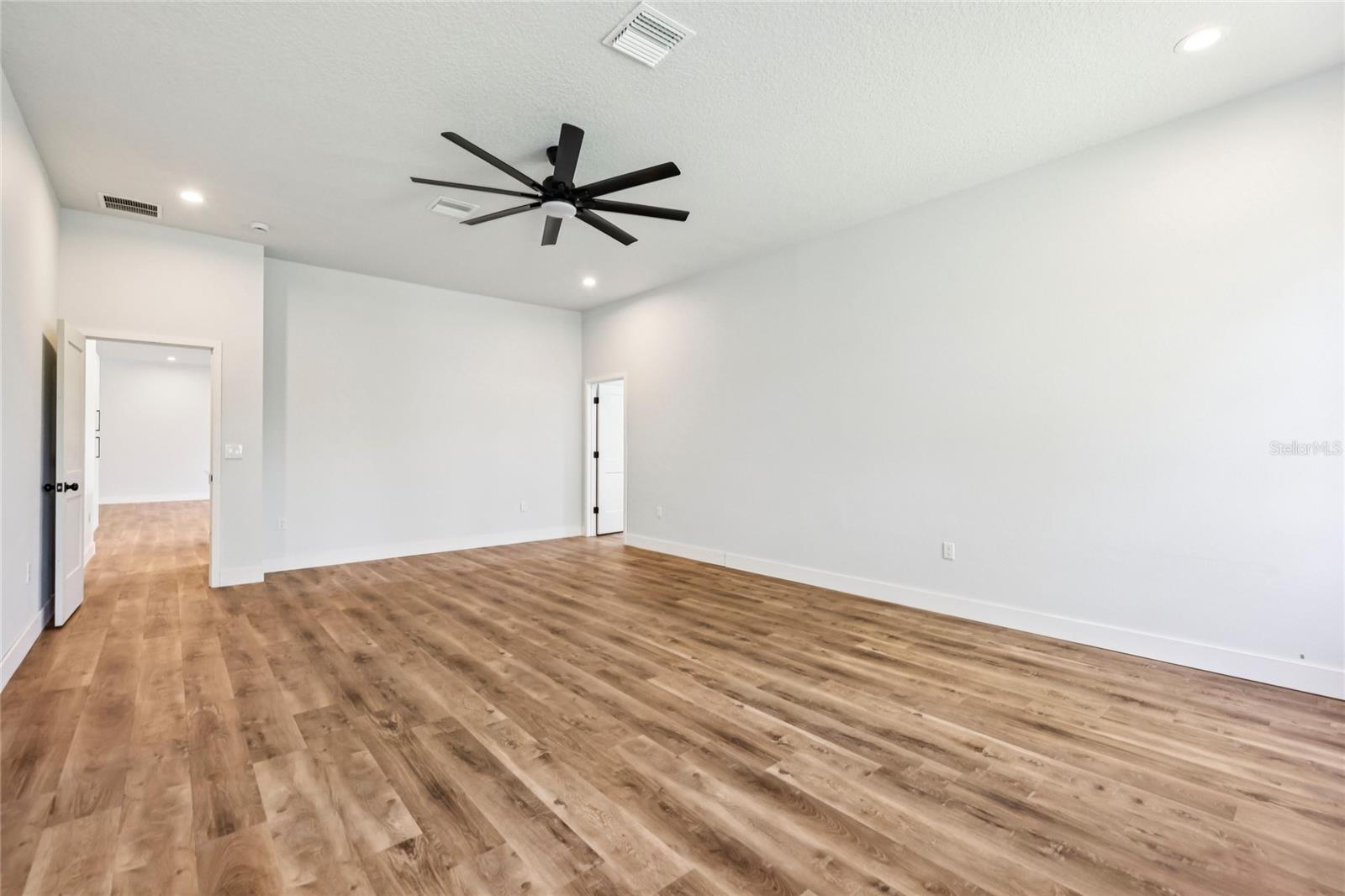 351 Mitnik Dr Property Photo 23