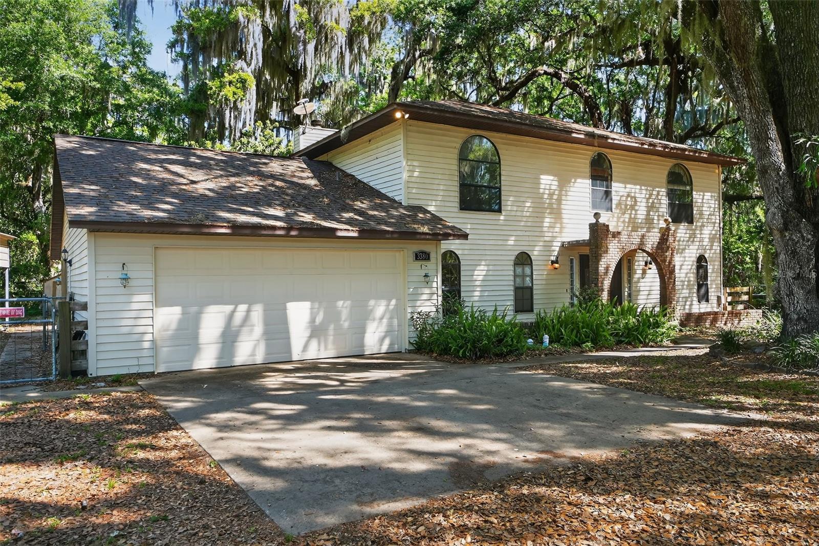 3380 Lionel Rd Property Photo 1