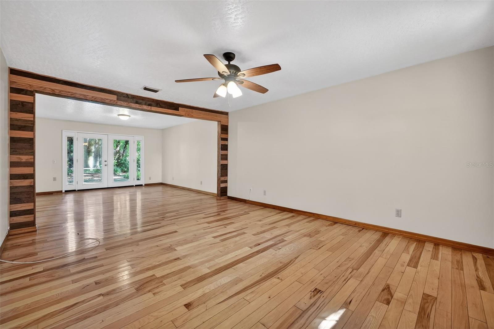 3380 Lionel Rd Property Photo 8