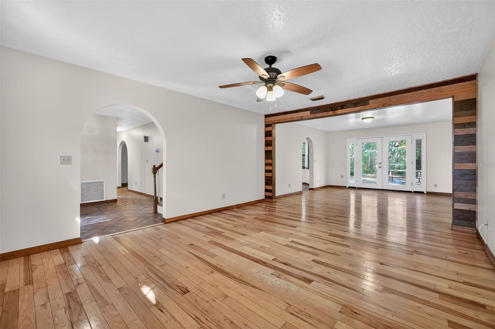 3380 Lionel Rd Property Photo 9