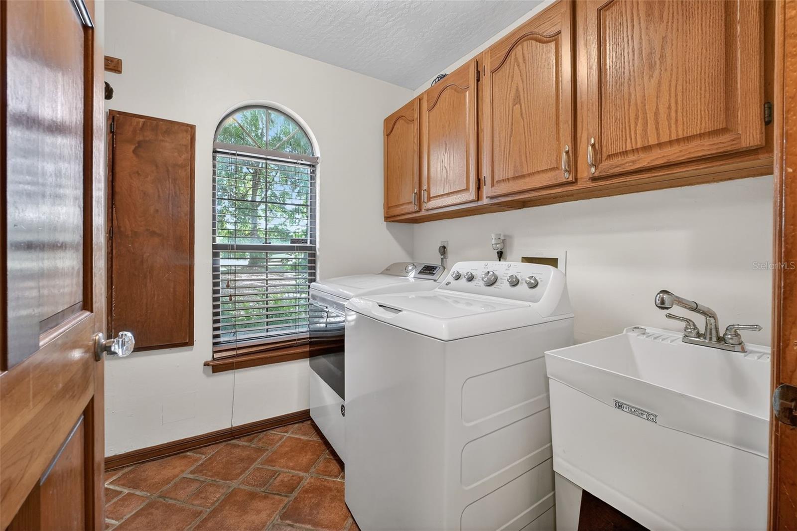 3380 Lionel Rd Property Photo 18