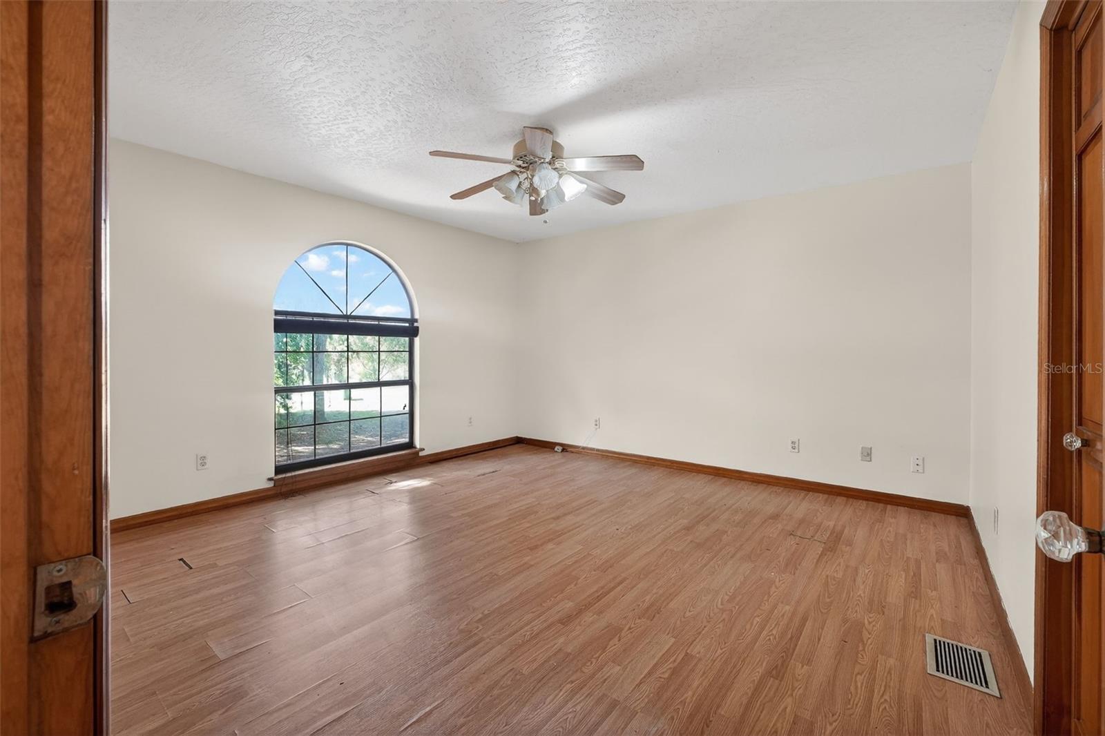 3380 Lionel Rd Property Photo 24