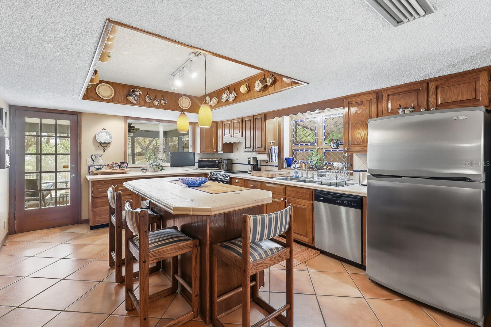 6491 Spruce Creek Rd Property Photo 13
