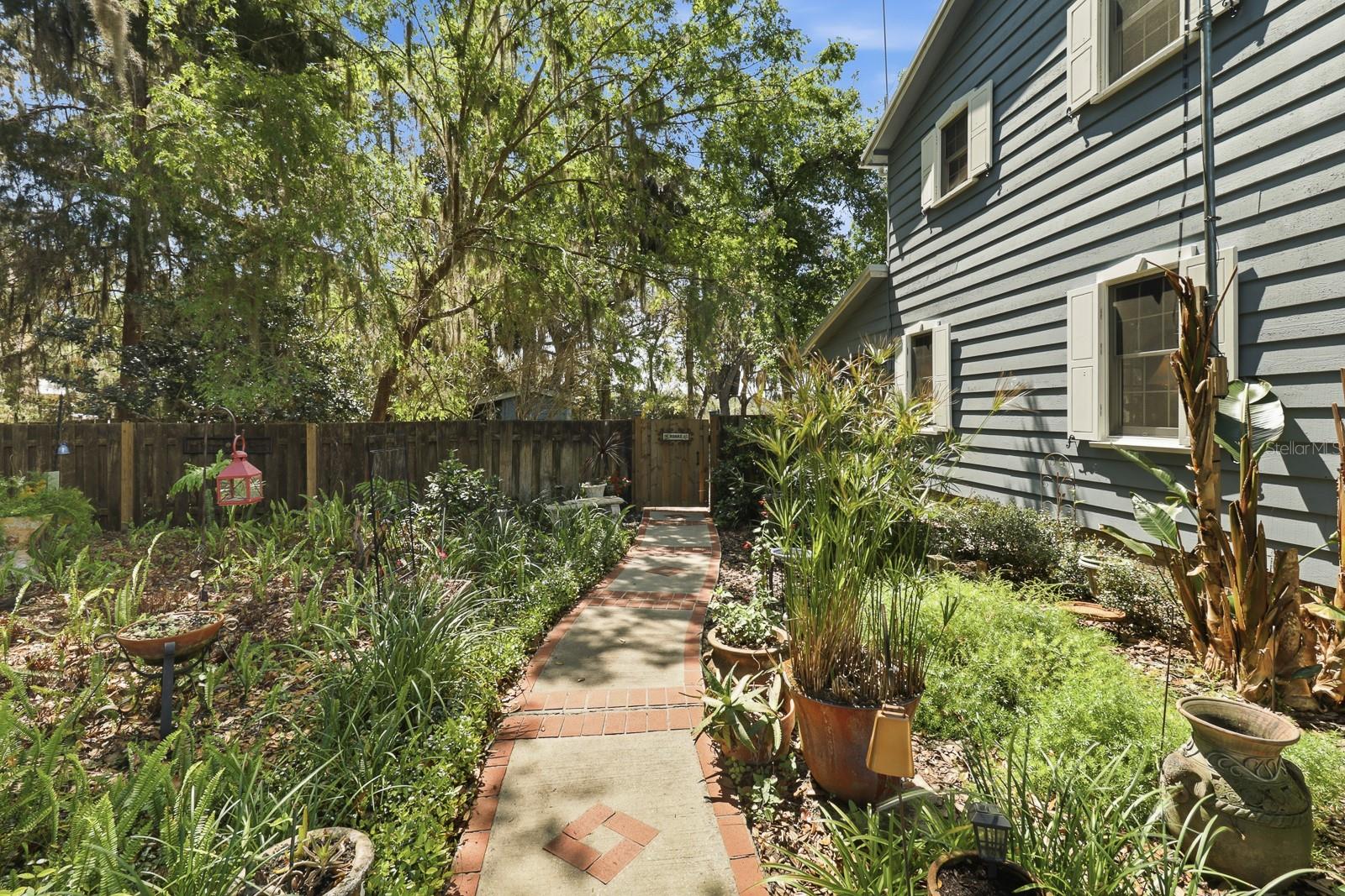 6491 Spruce Creek Rd Property Photo 47