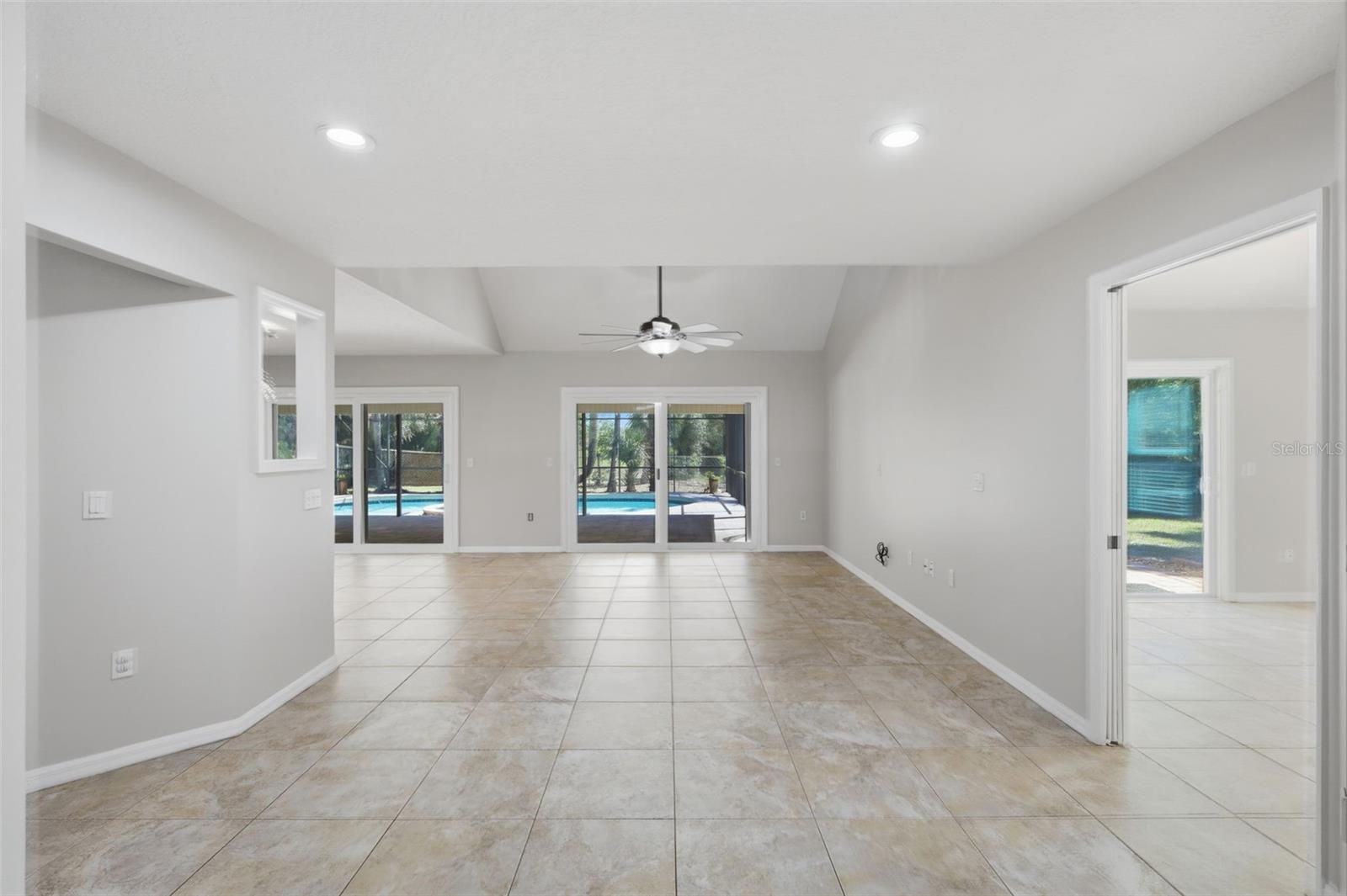 69 Spring Lake Dr Property Photo 14