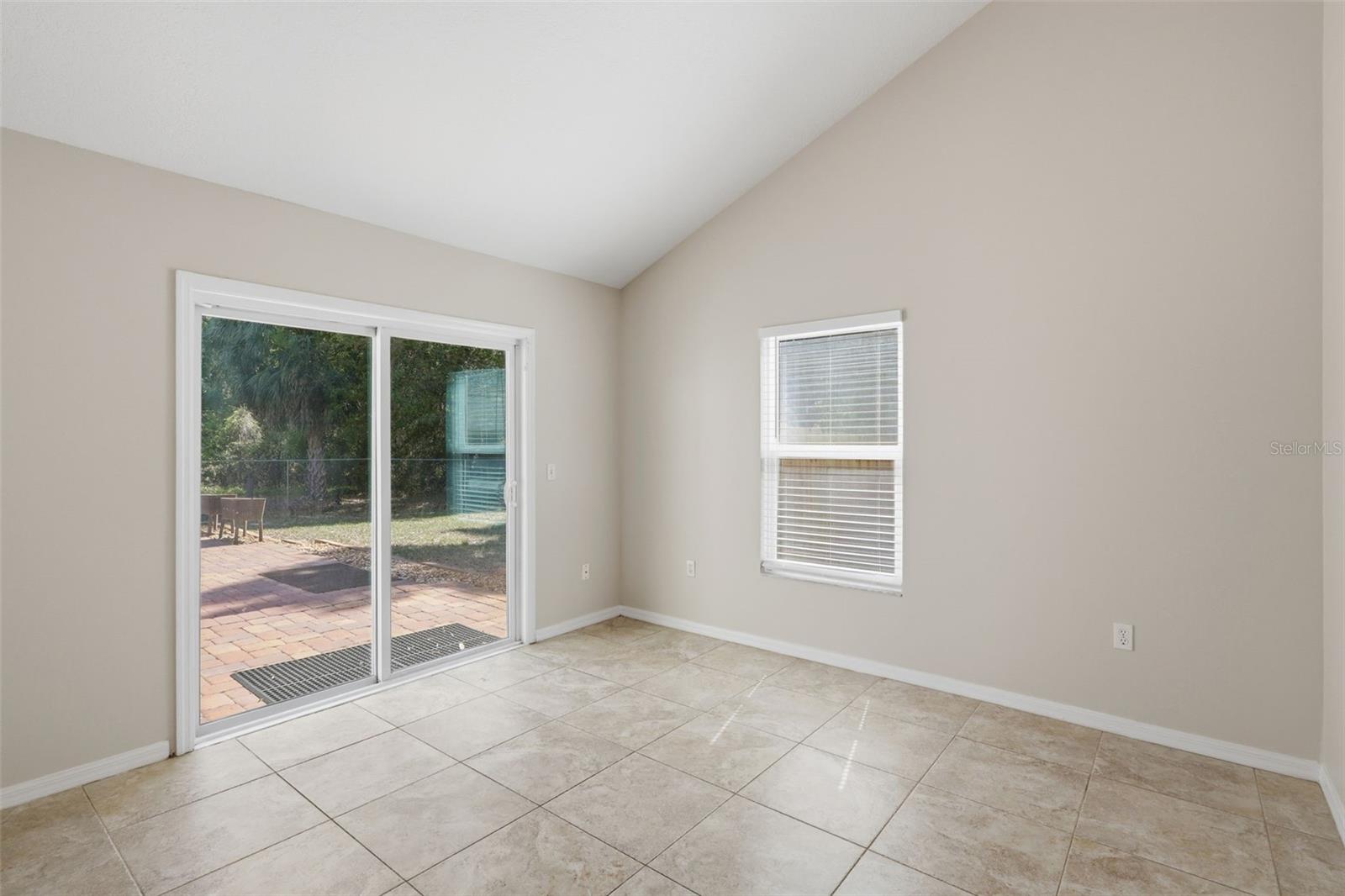 69 Spring Lake Dr Property Photo 20