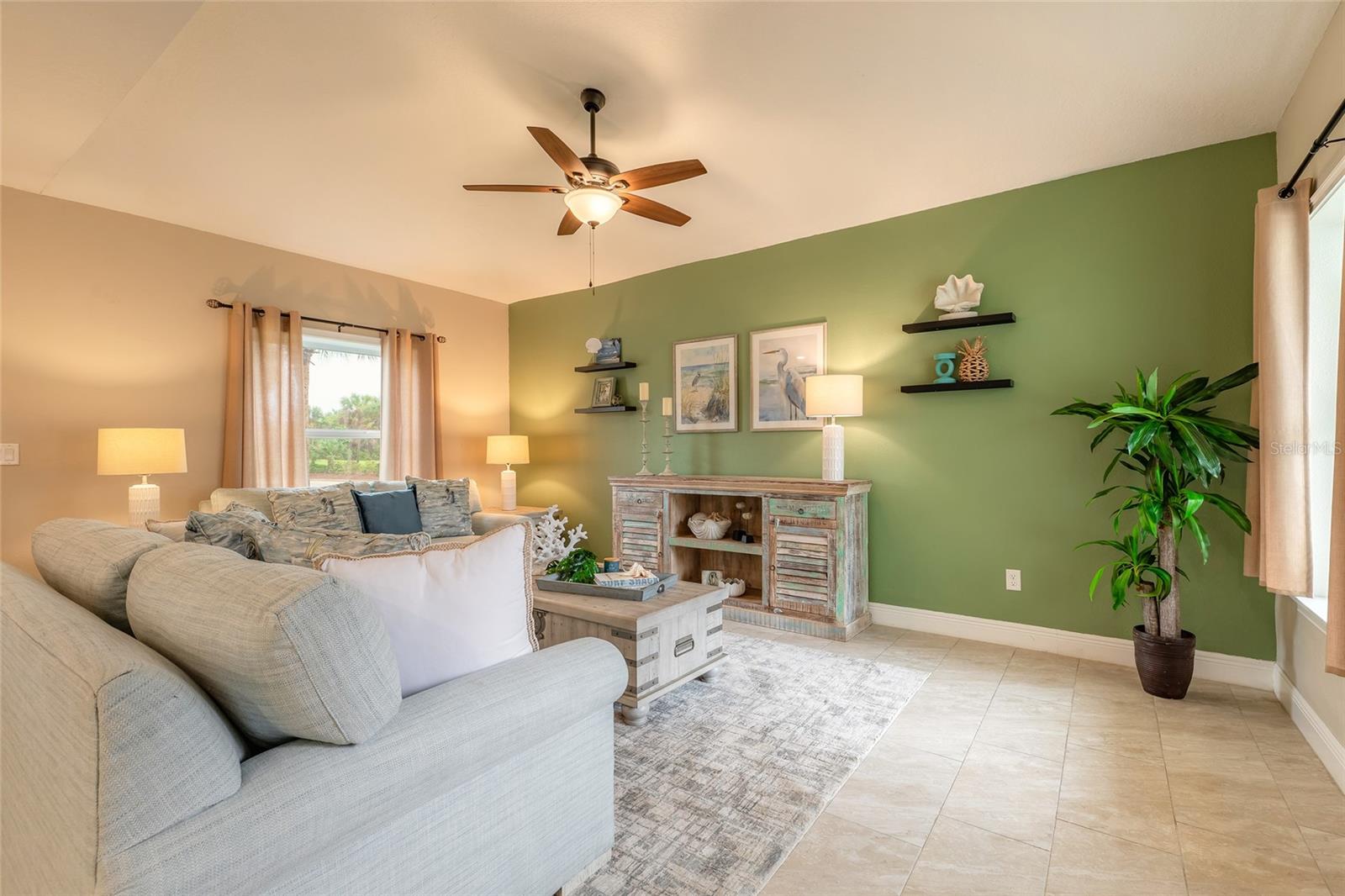 V4948207 Property Photo 5