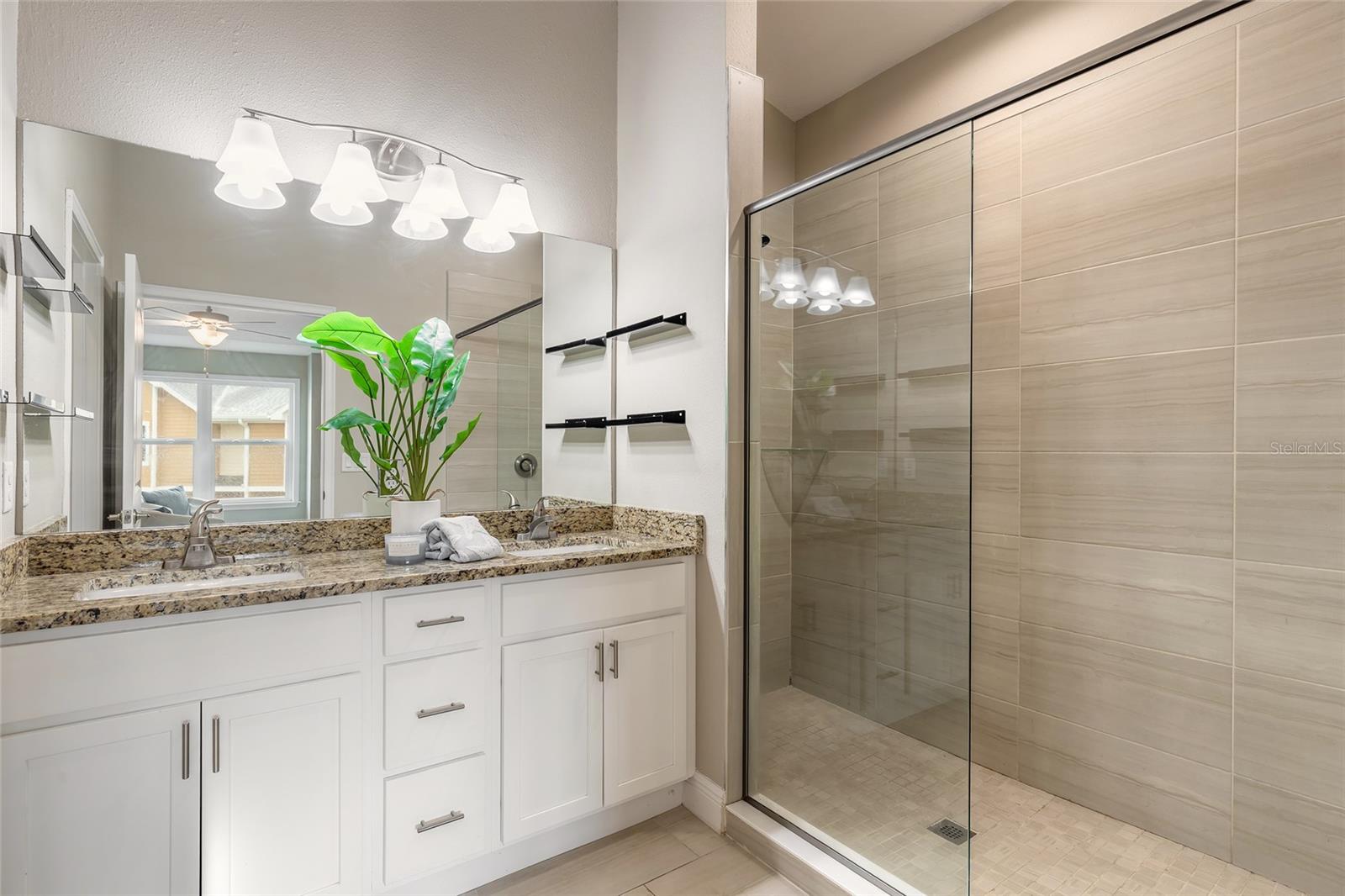 V4948207 Property Photo 27