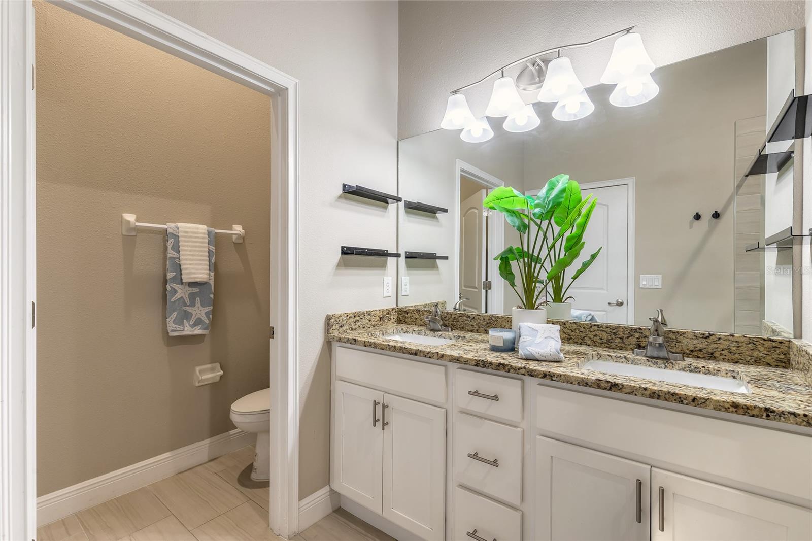 V4948207 Property Photo 28
