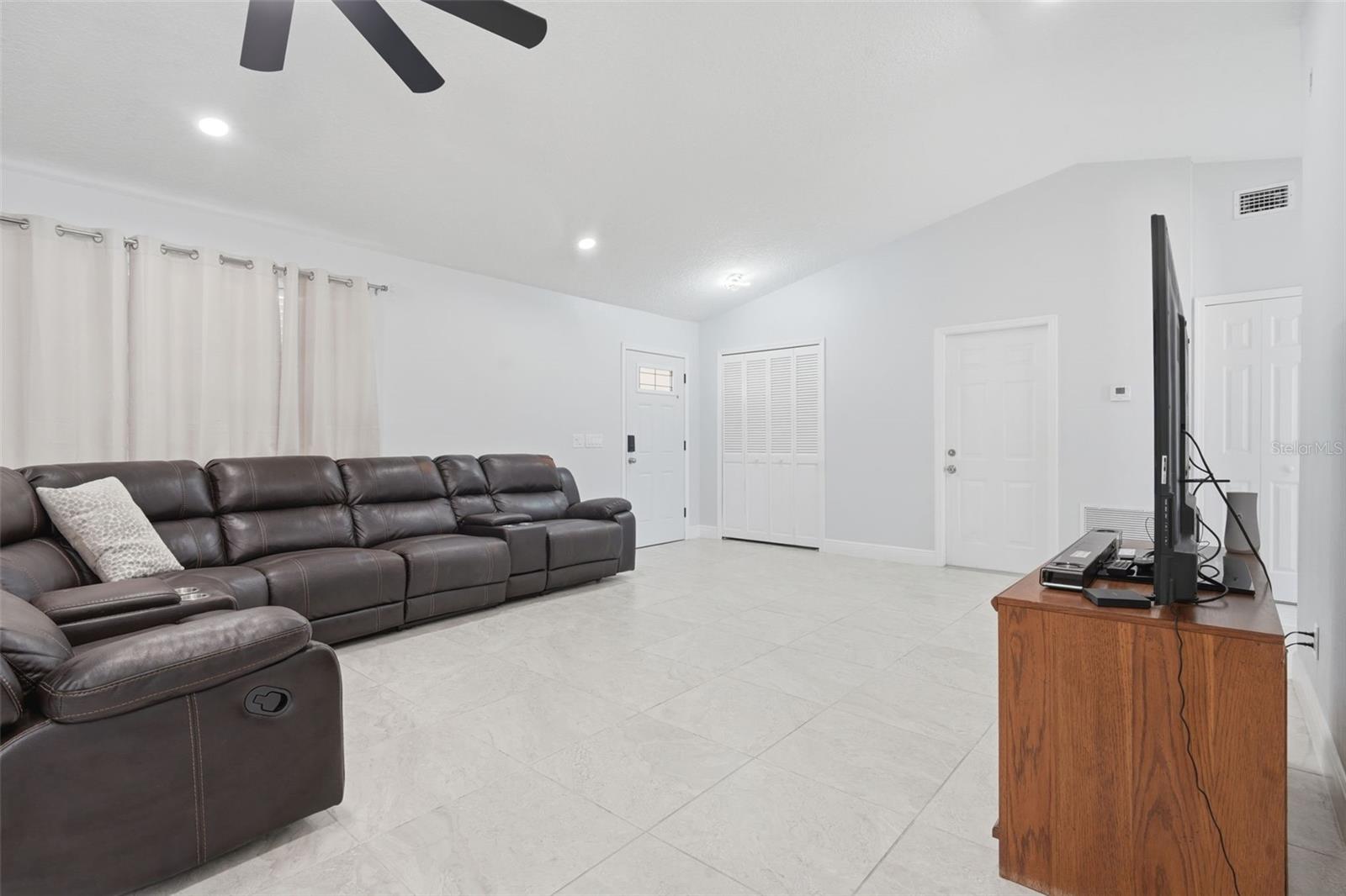 783 S Atmore Cir Property Photo 6