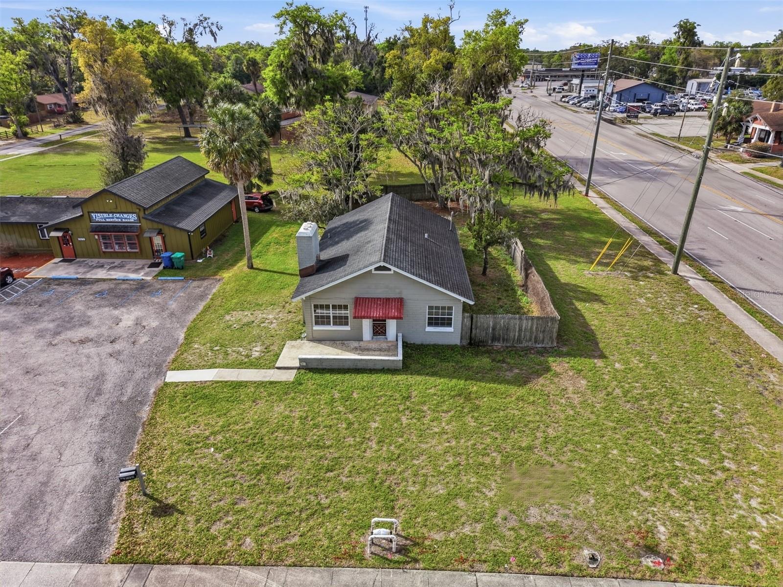 1030 Camphor Ln Property Photo 3